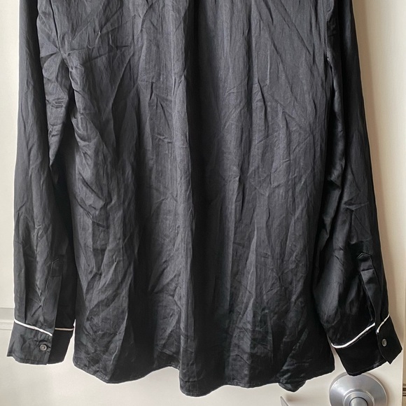 Aritzia Babaton silky button-up blouse - Picture 4 of 8